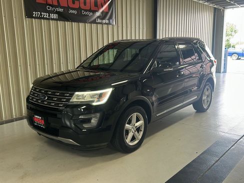 Used 2016 Ford Explorer XLT w/ Equipment Group 202A FWD image 6