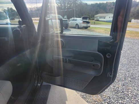 Used 2009 Jeep Wrangler X image 10