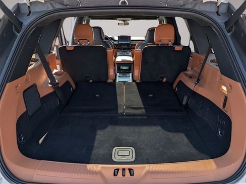 Used 2020 Lincoln Aviator Black Label w/ Dynamic Handling Package image 12