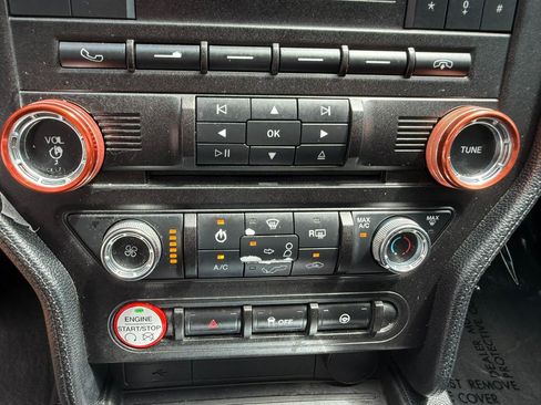 Used 2017 Ford Mustang Coupe RWD image 34