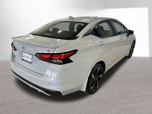 New 2025 Nissan Versa SR w/ Trunk Package image 39