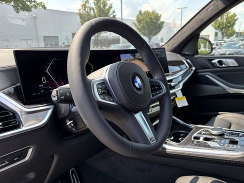 New 2027 BMW X7 xDrive40i w/ M Sport Package AWD/4WD image 16