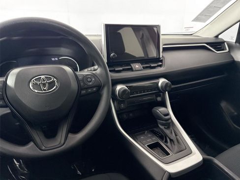 Certified 2025 Toyota RAV4 LE image 29