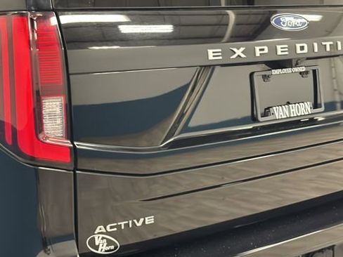 Used 2025 Ford Expedition Active AWD/4WD image 41