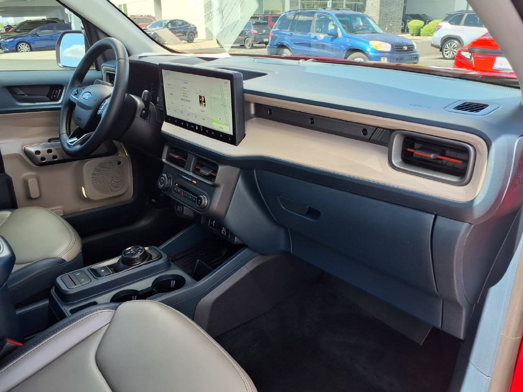 Used 2025 Ford Maverick Lariat w/ 4K Tow Package AWD/4WD image 17