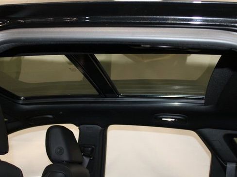 Used 2025 Cadillac XT5 Premium Luxury image 12