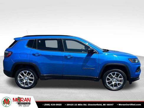 Used 2023 Jeep Compass Latitude AWD/4WD image 6