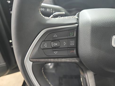 Certified 2024 Jeep Grand Cherokee Limited AWD/4WD image 17