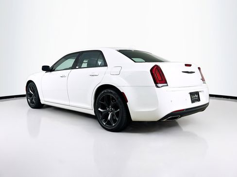 Used 2023 Chrysler 300 S RWD image 5