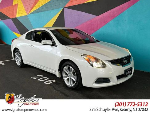 Used 2013 Nissan Altima 2.5 S w/ Premium Pkg FWD image 1