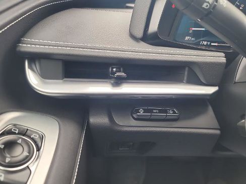 Used 2023 Chevrolet Corvette Stingray Preferred Cpe w/ Battery Protection Package image 17