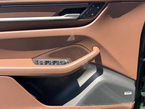 New 2026 Porsche Macan 4 Electric AWD/4WD image 21