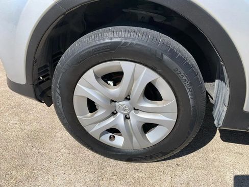 Used 2014 Toyota RAV4 LE FWD image 25