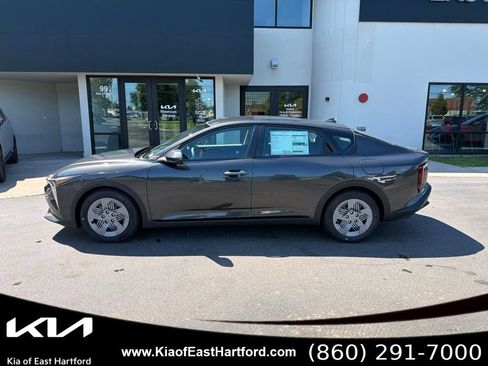 New 2026 Kia K4 FWD image 2