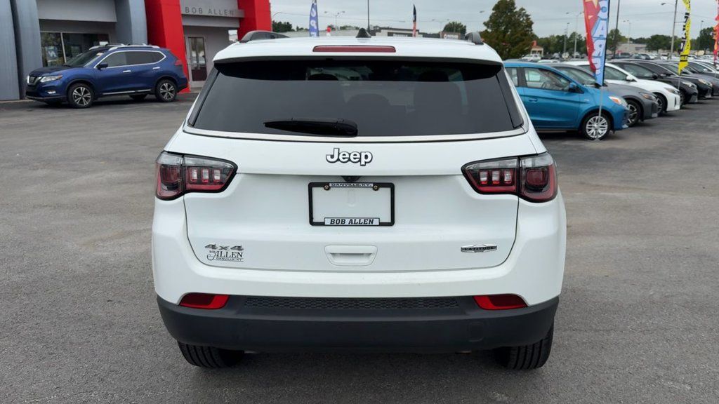 Used 2025 Jeep Compass Latitude w/ Sun & Sound Group AWD/4WD image 6