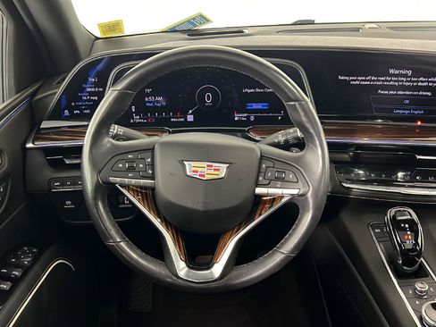 Used 2023 Cadillac Escalade ESV Premium Luxury AWD/4WD image 17