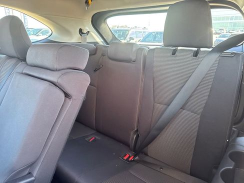 Used 2023 Toyota Highlander L image 12