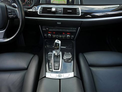 Used 2016 BMW 535i Gran Turismo xDrive image 35