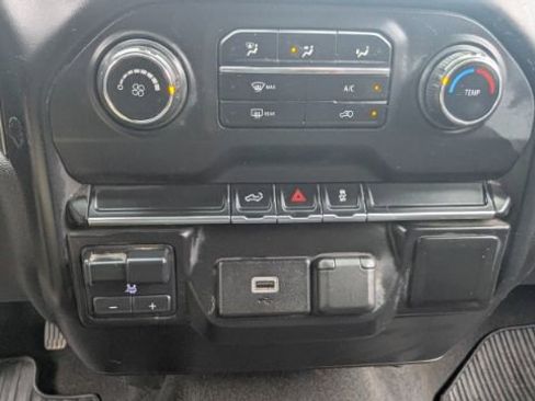 Used 2020 Chevrolet Silverado 2500 Custom w/ Custom Value Package image 32