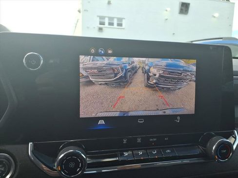 Used 2025 Chevrolet Colorado W/T image 19