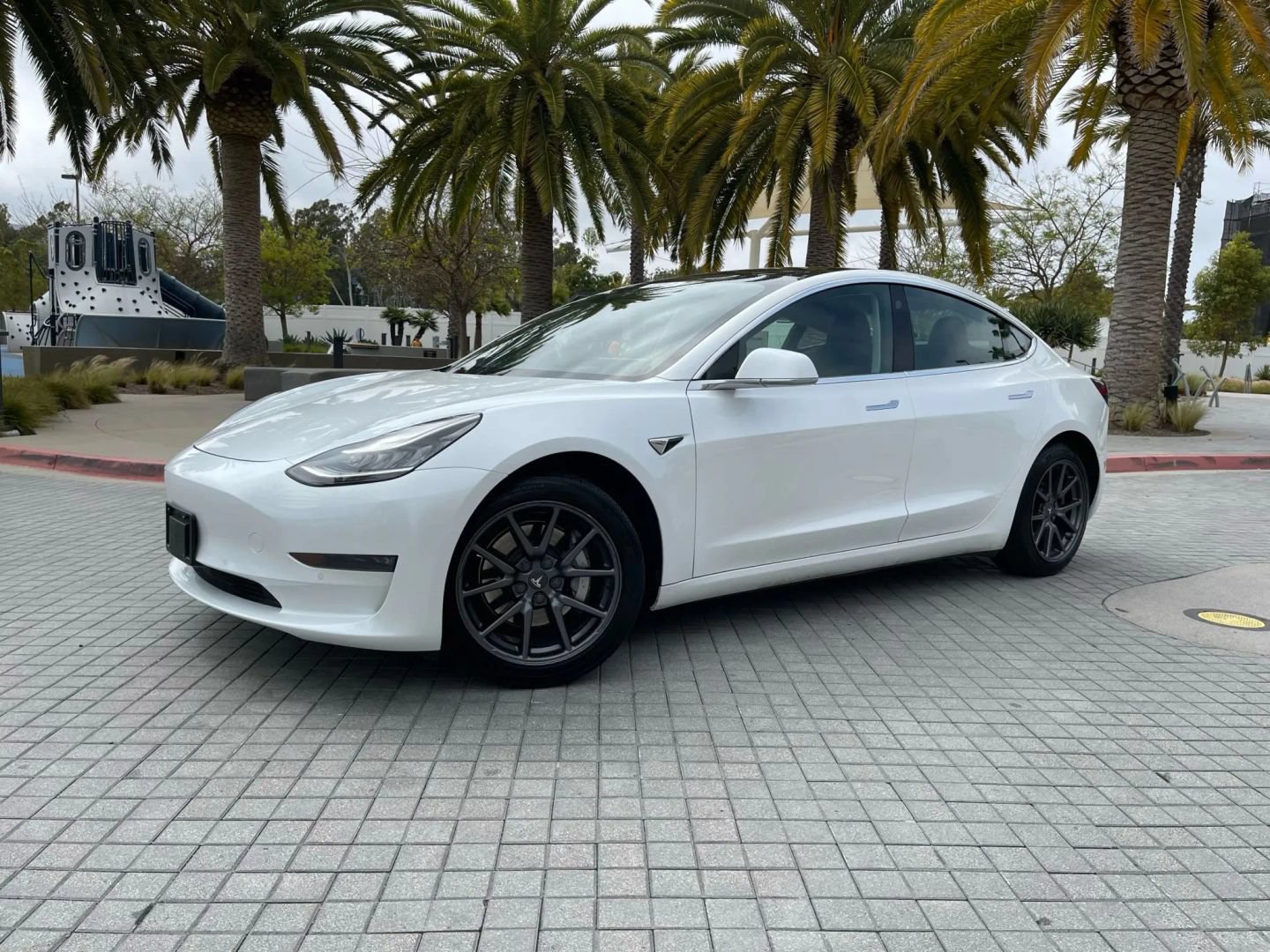 Used 2019 Tesla Model 3 Standard Range Plus RWD image 5