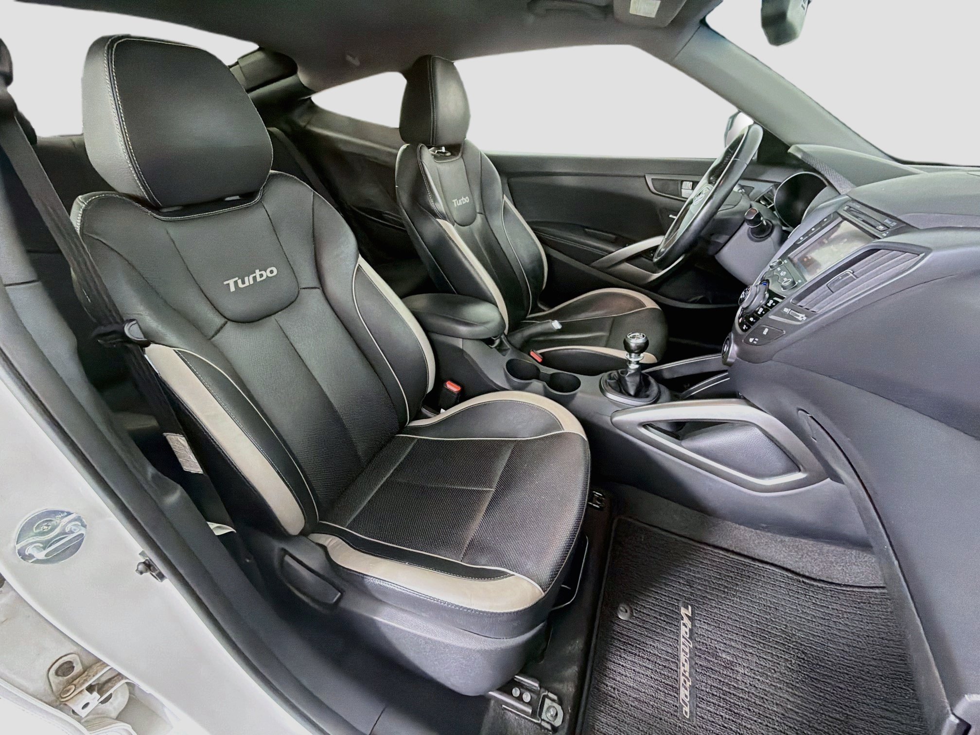 Used 2014 Hyundai Veloster Turbo FWD image 27