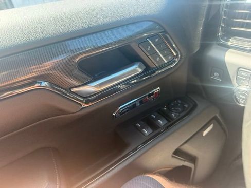 Used 2024 GMC Sierra 1500 AT4 w/ Technology Package AWD/4WD image 10