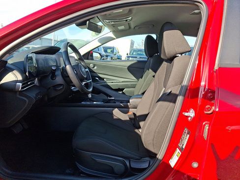 Certified 2023 Hyundai Elantra SEL w/ Convenience Package image 13