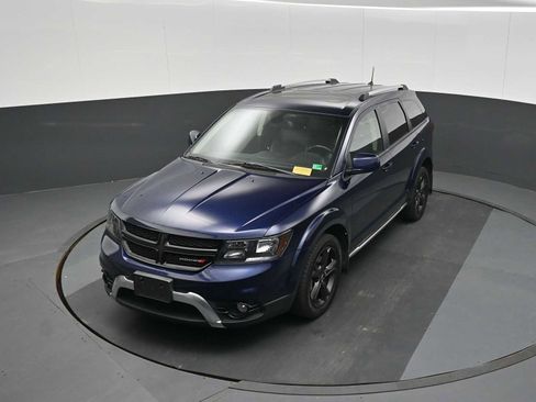 Used 2020 Dodge Journey Crossroad w/ Popular Equipment Group FWD image 12