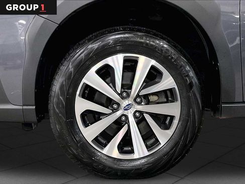 Used 2025 Subaru Outback Premium AWD/4WD image 11