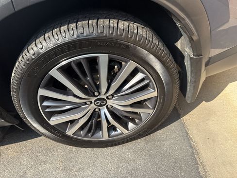 Used 2023 INFINITI QX60 Sensory w/ Vision Package AWD/4WD image 9