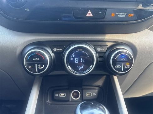 Used 2022 Hyundai Venue SEL w/ Cargo Package image 28