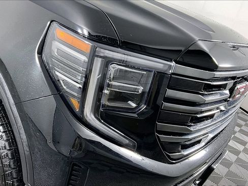 Used 2026 GMC Sierra 1500 AT4 w/ AT4 Premium Package AWD/4WD image 30