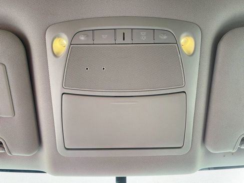 Used 2018 Nissan Rogue SV w/ Premium Package image 24