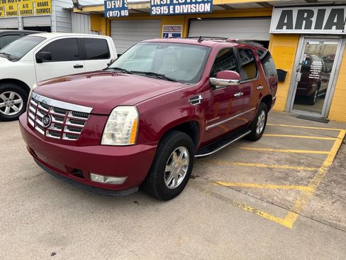 Used 2007 Cadillac Escalade AWD w/ Information Package image 2
