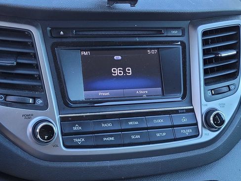 Used 2017 Hyundai Tucson SE w/ SE Popular Package 02 FWD image 19