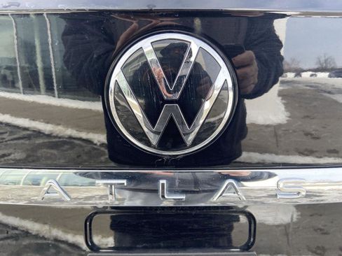 Used 2023 Volkswagen Atlas SEL Premium image 12