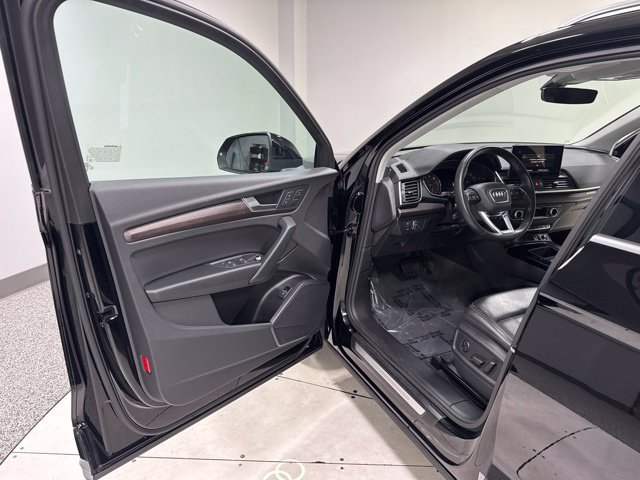Used 2023 Audi Q5 2.0T Premium w/ Convenience Package AWD/4WD image 10