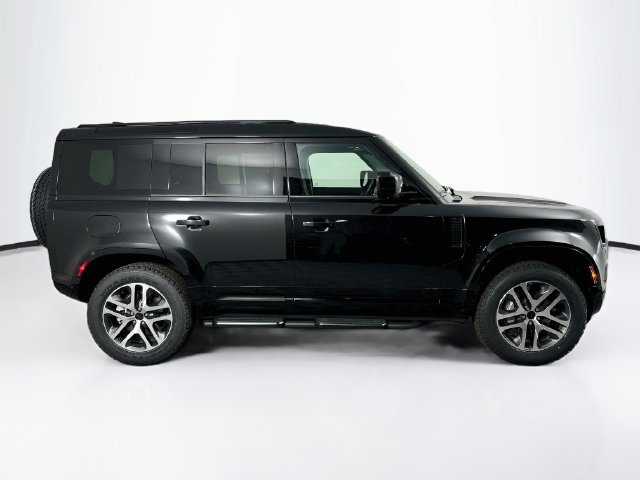 New 2026 Land Rover Defender 110 X-Dynamic SE AWD/4WD image 4
