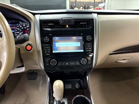 Used 2013 Nissan Altima 2.5 SL w/ Technology Pkg image 12