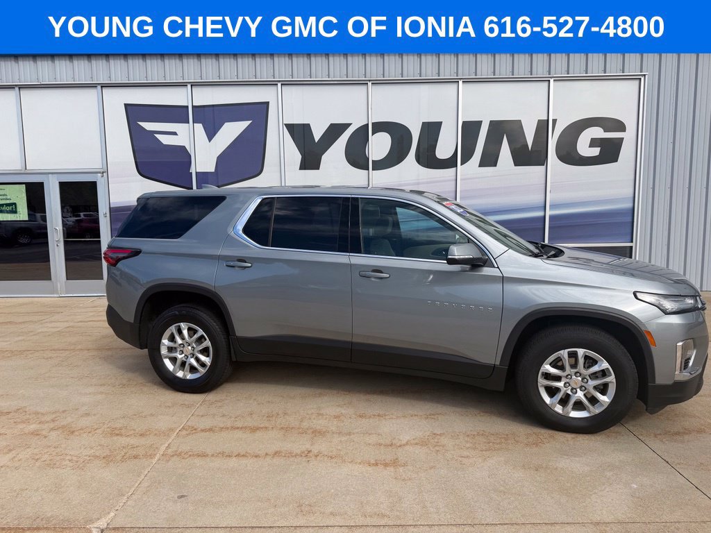 Used 2023 Chevrolet Traverse LS w/ Safety Package AWD/4WD image 1