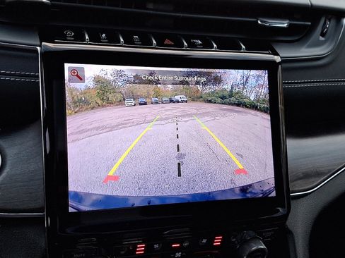 Used 2023 Jeep Grand Cherokee Overland w/ Luxury Tech Group IV image 19