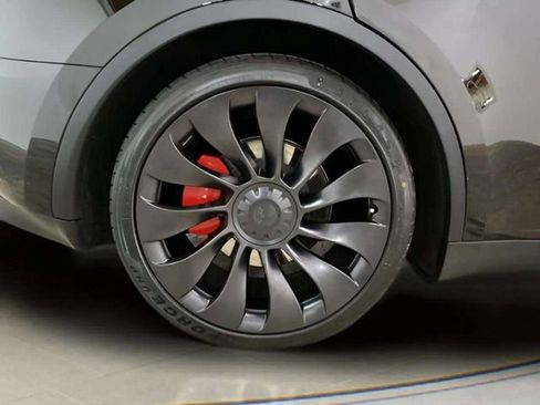 Used 2023 Tesla Model Y Performance image 93
