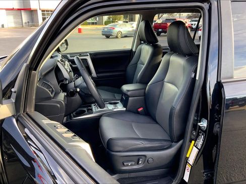 Used 2019 Toyota 4Runner SR5 image 8