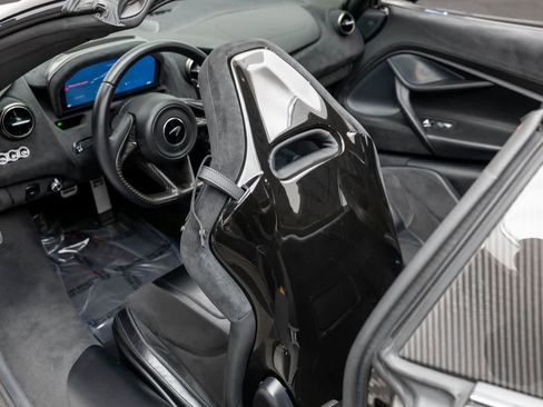 Used 2023 McLaren 720S Spider image 39