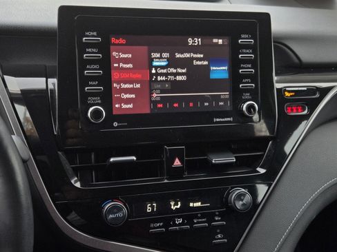 Certified 2021 Toyota Camry SE image 14