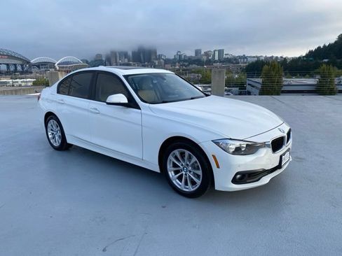 Used 2017 BMW 320i xDrive Sedan AWD/4WD image 1