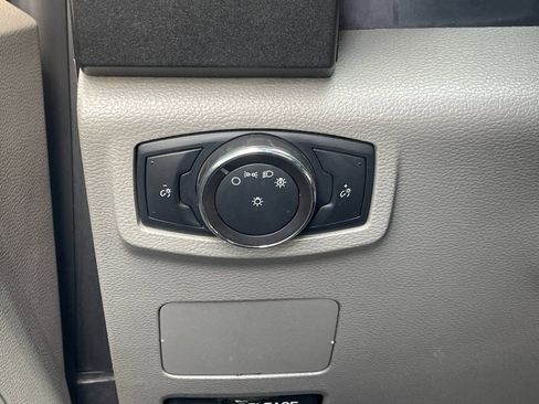 Used 2018 Ford F550 2WD Regular Cab Super Duty image 26