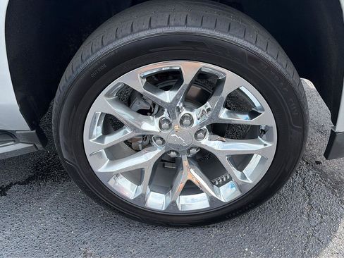 Used 2018 Chevrolet Tahoe LT AWD/4WD image 43