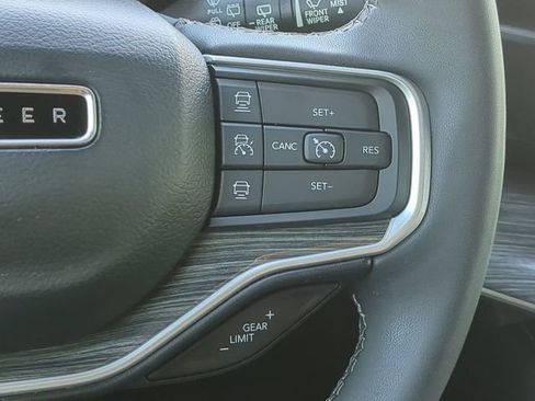 Used 2022 Jeep Wagoneer Series III image 33